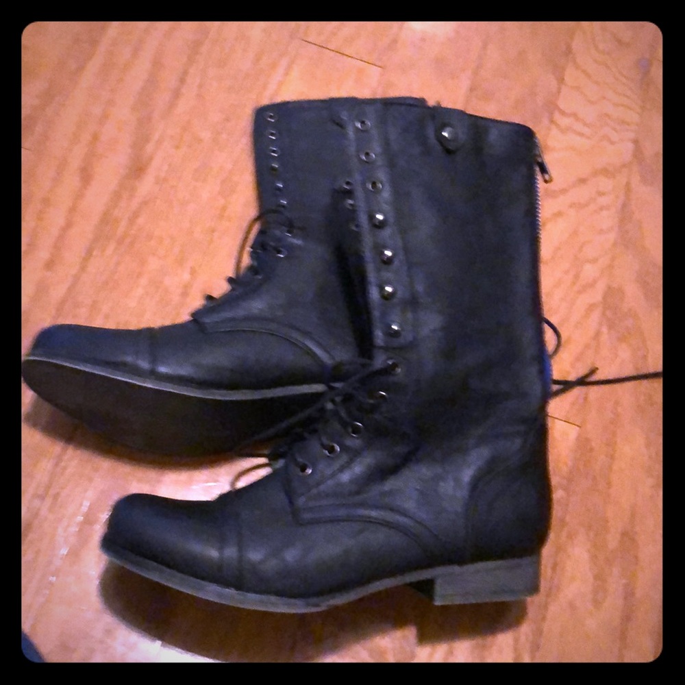 Madden Girl - Mid calf rise black boots - 10M